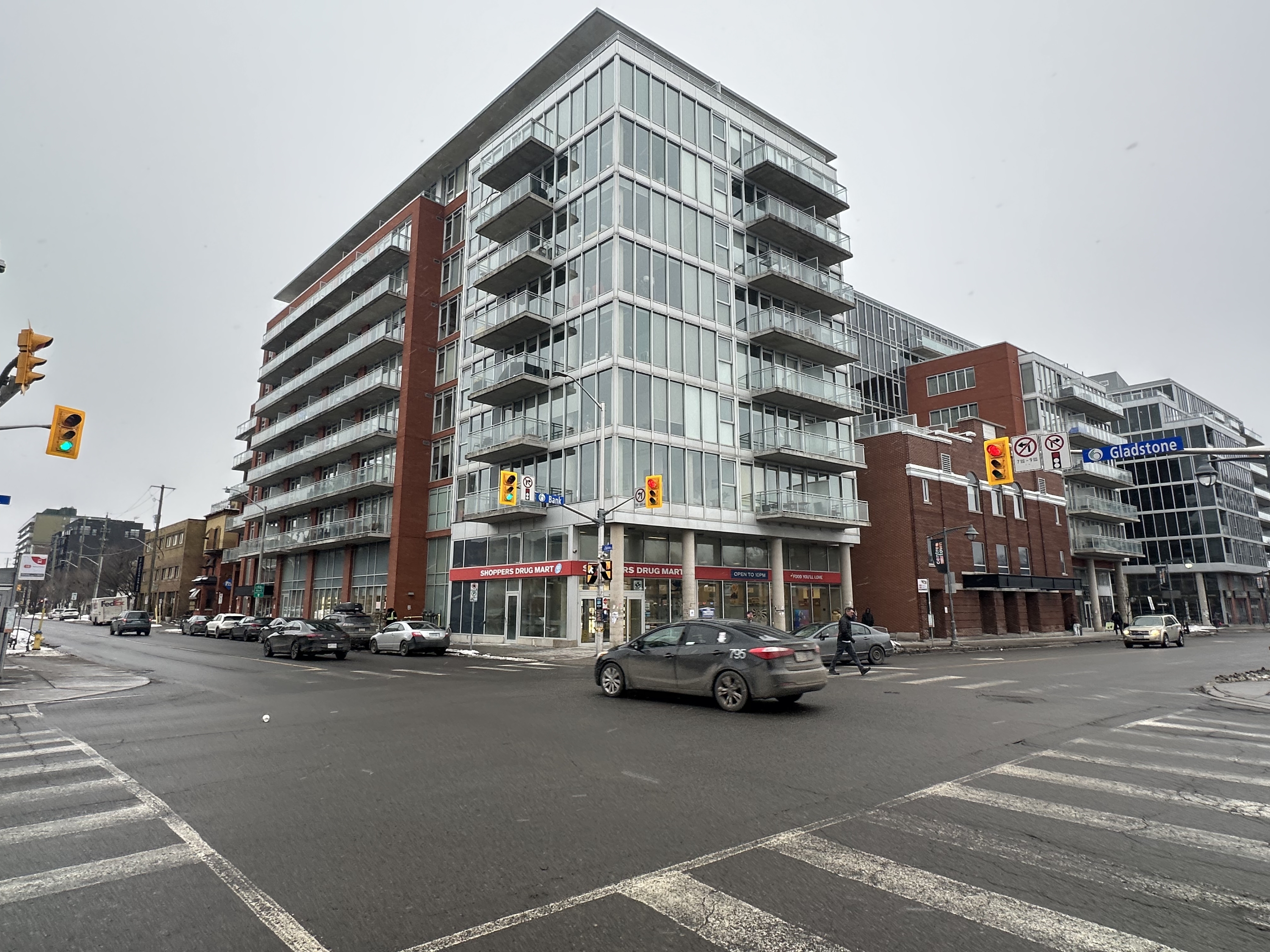 354 Gladstone Avenue - 706